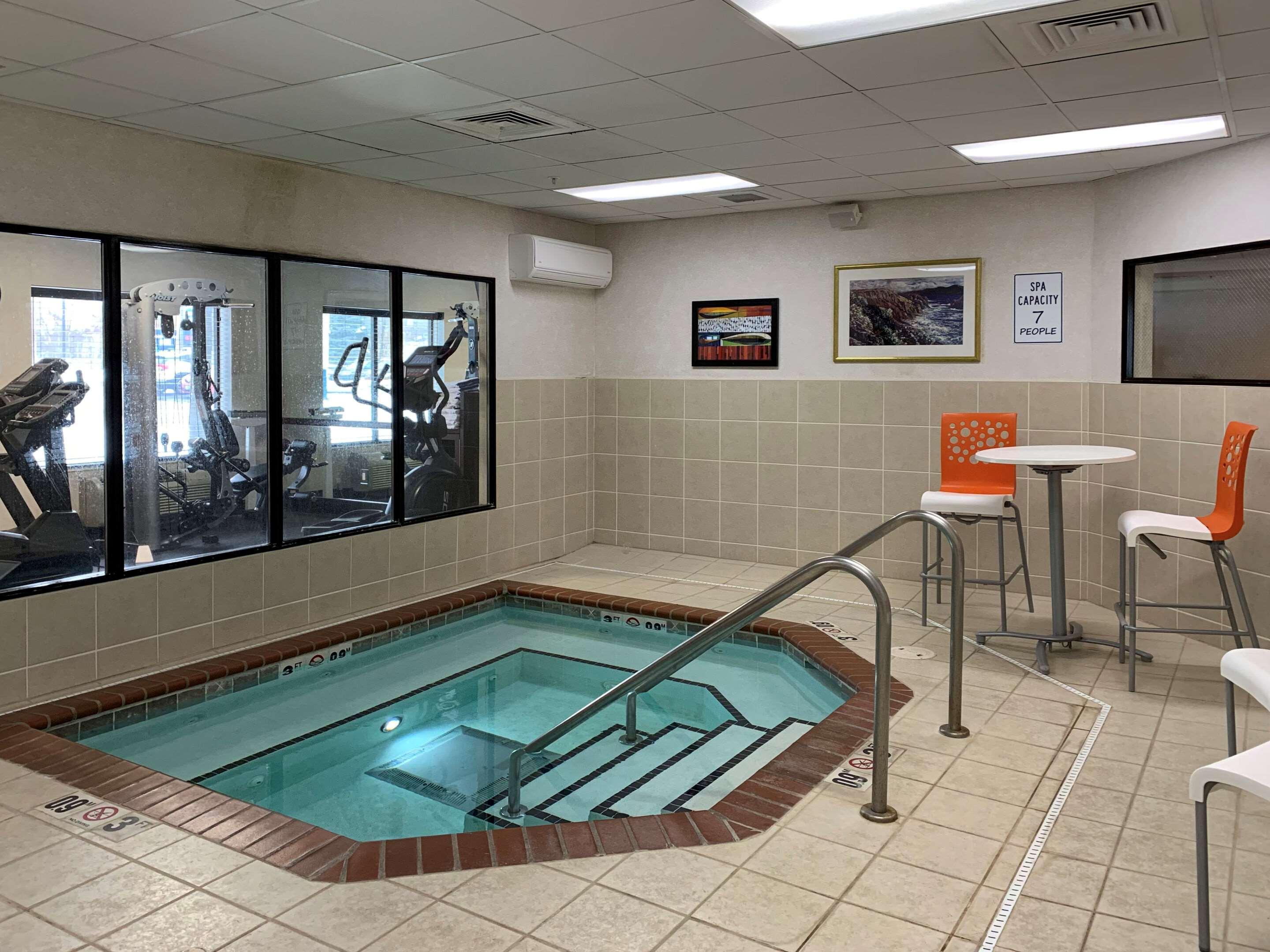 Comfort Inn Saint Paul East Oakdale Exterior photo